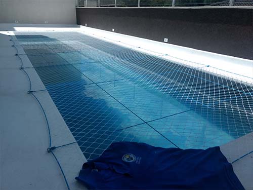Rede de proteção para piscina