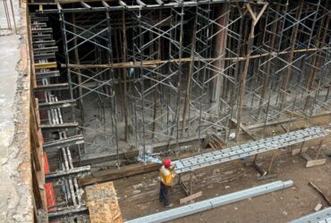 Escora para laje Zona Oeste