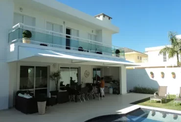 Cobertura de policarbonato móvel